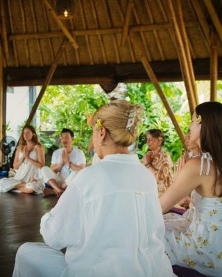 BALI 50H SELF ENQUIRY - VERTICAL 34